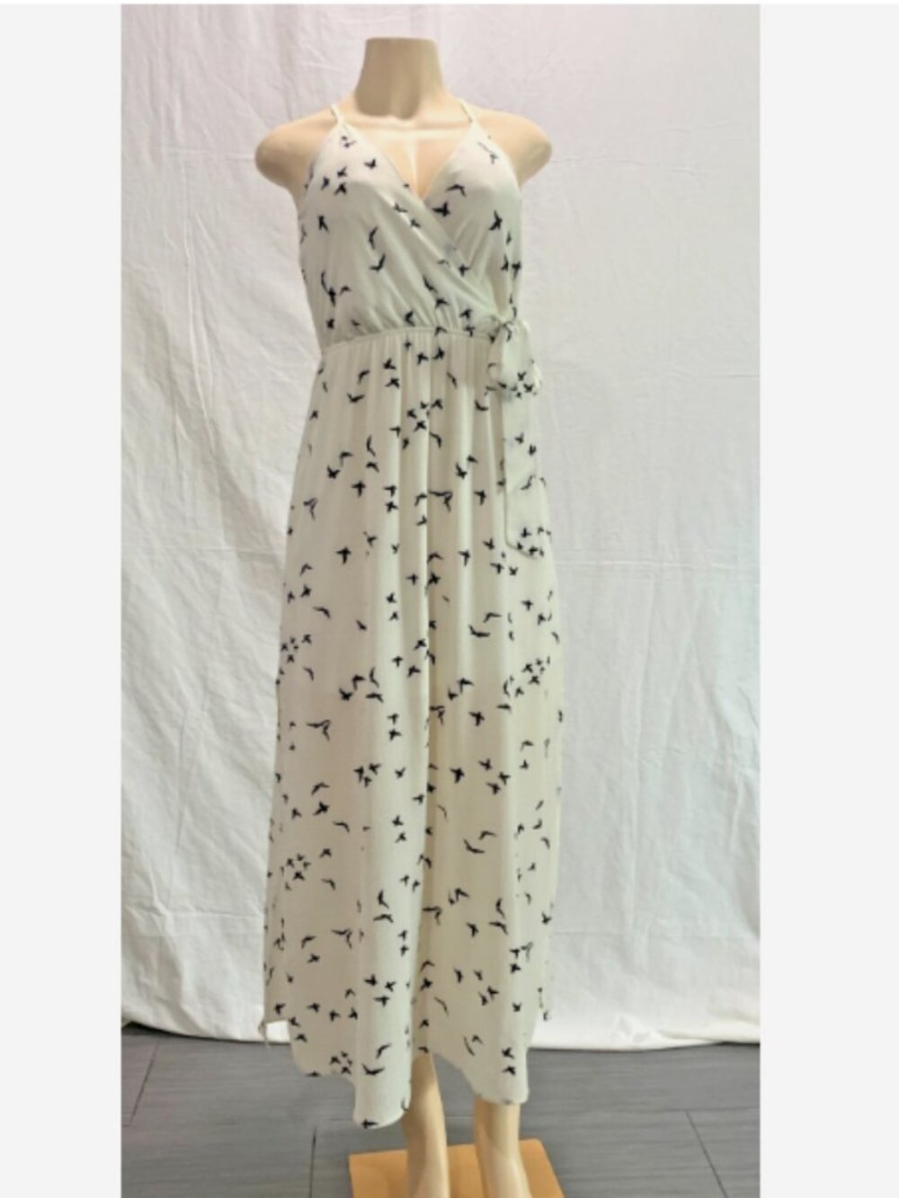 Dream Of Me Maxi Dress Medium M Cream White Bird Print Halter Wrap Faux Tie Nice